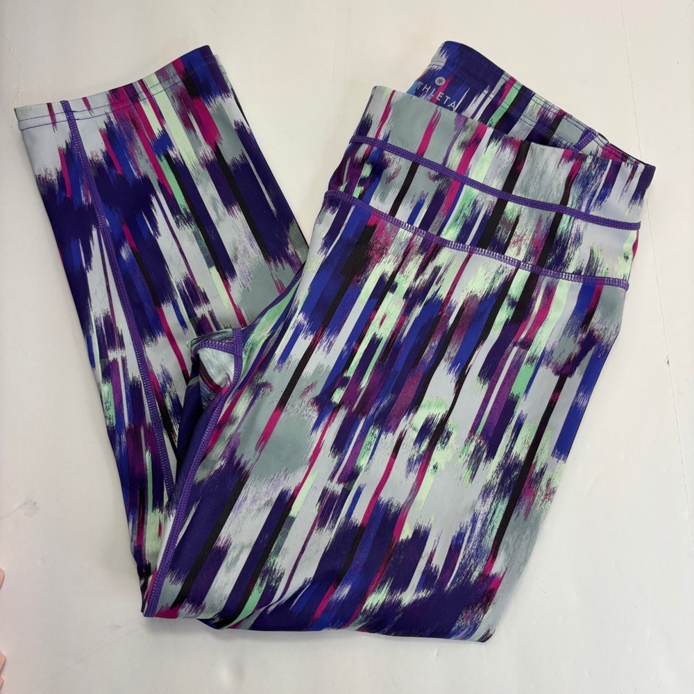 Athleta Hail Storm Sonar Capri Cropped Athletic Pants Leggings Medium Purple